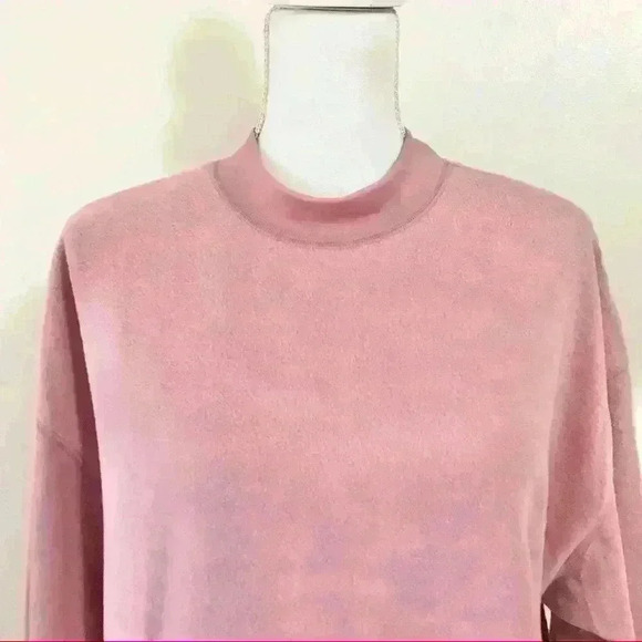 Abound Mock Neck Fleece Cropped Pullover Sweater in Pink Blossom - Picture 4 of 9